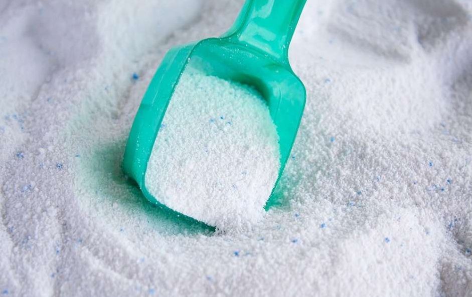 What are the main ingredients of laundry detergent (1)